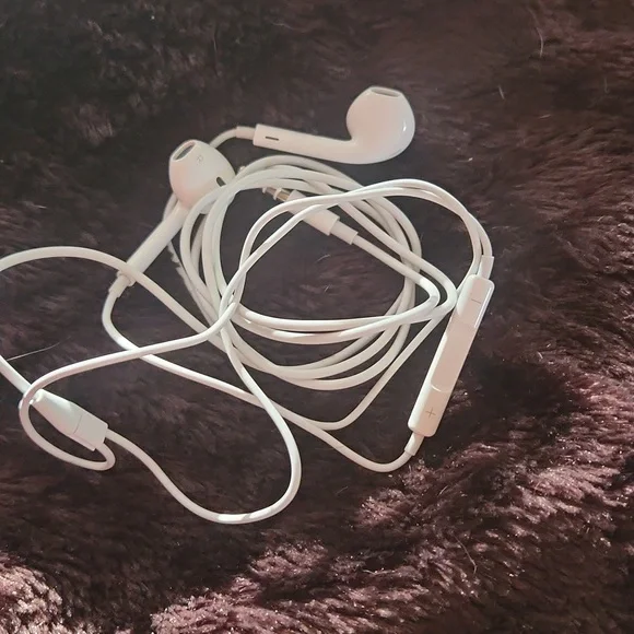 Apple EarPods - Picture 3 of 4